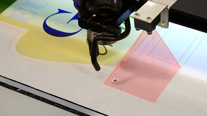 3 - Using Gravostyle™ and your Graphograph laser, locate the printed markers. This step allows you to take the deformation caused by printing into account