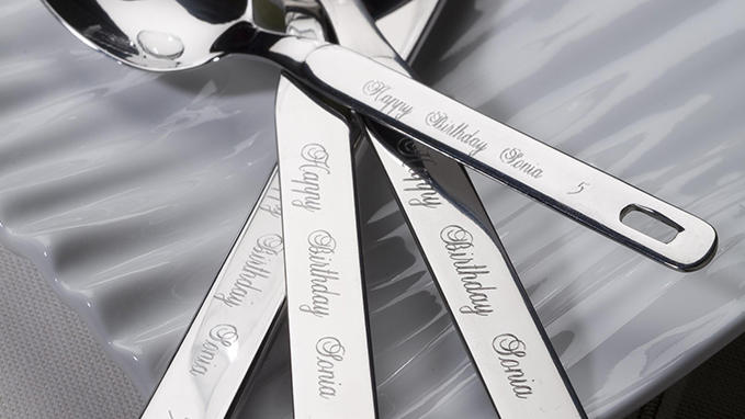 Personalisation of silverware with Gravotech laser